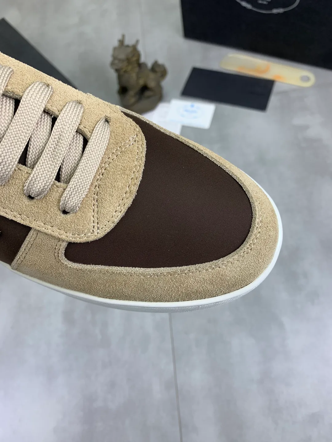 Men's Men's Shoes💰P440💰[New Style] The latest classic model of high-quality PRADA breathable and comfortable men's shoes has been launched on the official website in 1:1 reproduction, synchronized in Hong Kong counters and on the same catwalk; all made of calfskin with breathable mesh fabric ➕Imported soft and comfortable sheep Leather lining, 🍡🍡original 1:1 rubber outsole, non-slip and wear-resistant; comfortable to wear, attractive style, fine workmanship, and simple and neat shoe last, showing a man's courage and toughness, 👍size 38 to 44; 5️⃣colors🉑️ to choose from